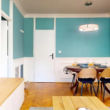 Gallery Gardens Apartment